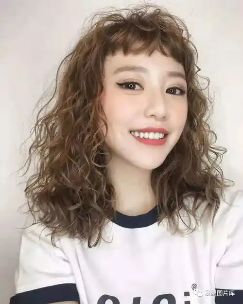 今年很火的泡面头
