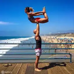 边练瑜伽边环游世界,这对小夫妻简直太酷了
