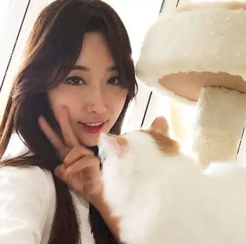 逆天了这个惊艳朋友圈的女神,竟然50岁了
