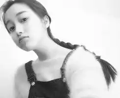 伤感女生个性头像黑白照片的黑白记忆
