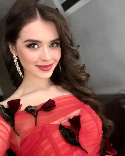 与前任现任总统有染的白俄罗斯最美丽的女人之一玛丽亚
