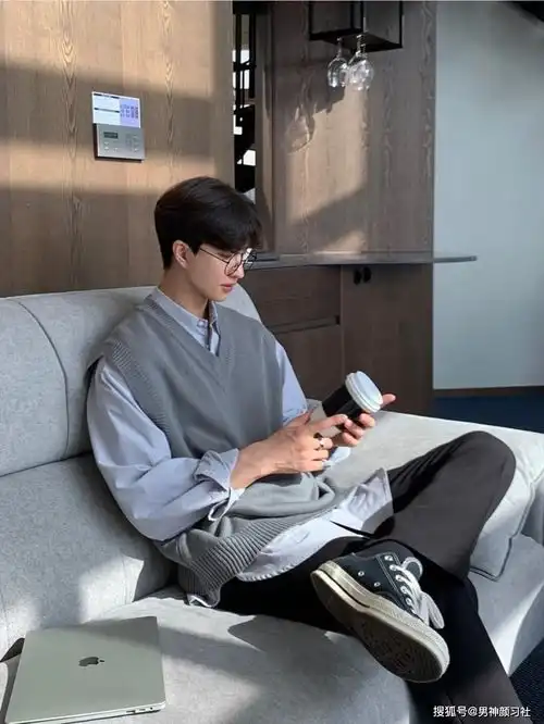 清爽又有氛围感,我真的很喜欢穿韩系风的男人
