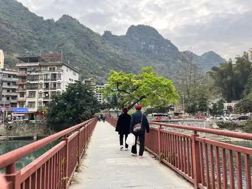 巴马被称长寿之乡大量癌症患者涌入,租房时限看出寿命长短
