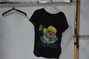 女式黑色短袖t恤
