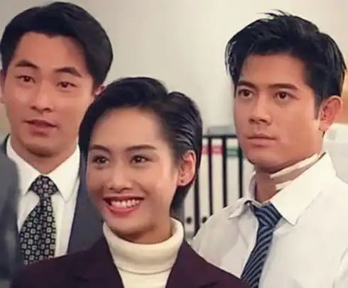 紫霞仙子朱茵,等不来至尊宝,因一条狗情系黄贯中
