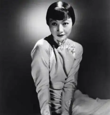 民国最美的女模特容貌放在现代能当女主角,前夫离婚后仍想她
