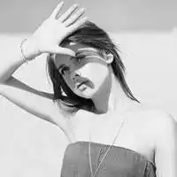 黑白女头性感微信头像图片大全
