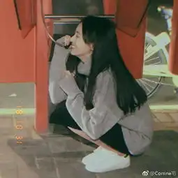 pcpi2美女解说爆火,网友调侃笑起来像初恋
