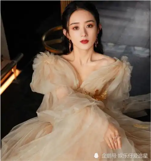 85花都开始赶离婚浪潮了杨幂过后就是赵丽颖,下一个网友猜测是baby

