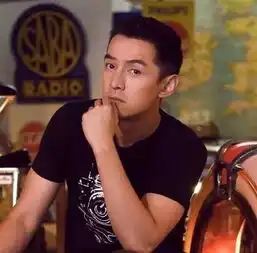 万种风情一对眉胡歌
