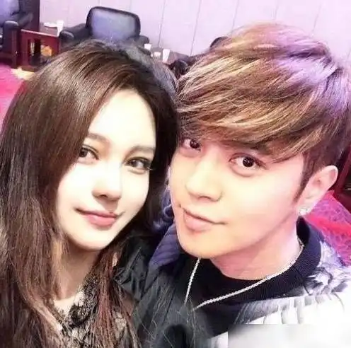 周扬青承认和罗志祥分手发文爆出与不同女子约会,9年感情结束
