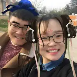 大家好,这个男孩看起来怎么样,对我挺好的,大家看怎么样呢宝宝我脸盲,帅不帅
