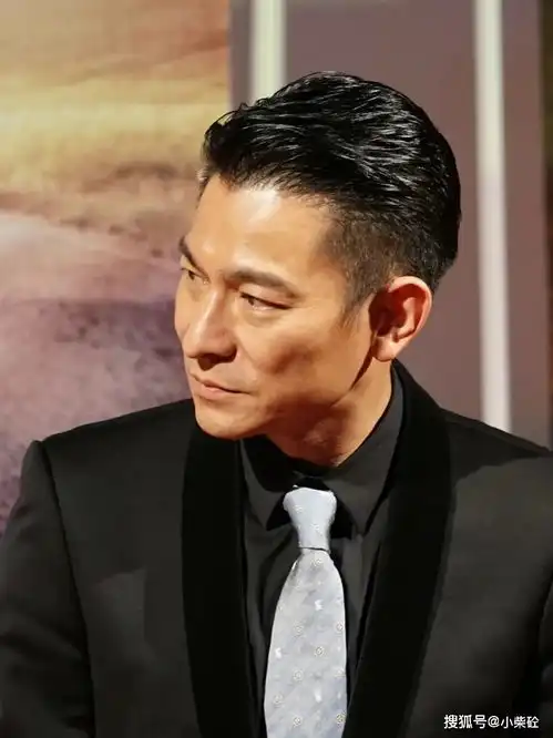 姐姐们浪起来,姐夫们坐不住了,男人骚起来真的没女人什么事
