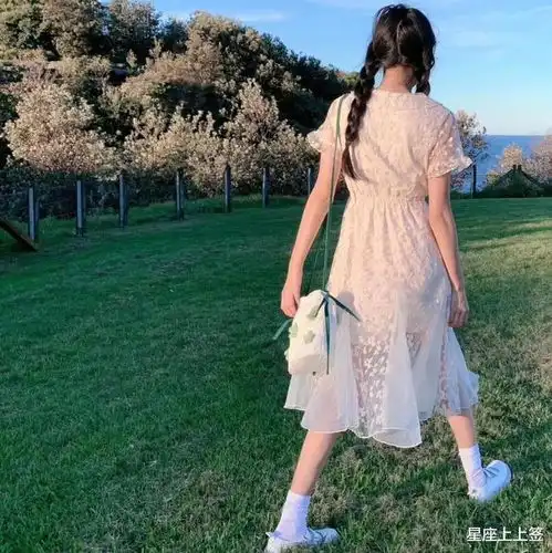 恋爱中,虽然嘴笨,但是心诚的三个星座
