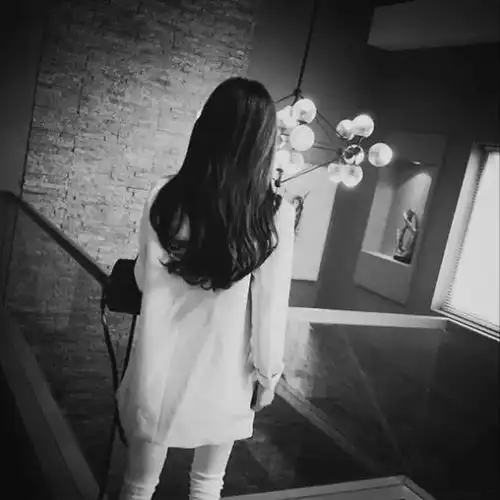 你的寂寞让我留恋,不小心回头看了你一眼,只有孤单的人会寂寞
