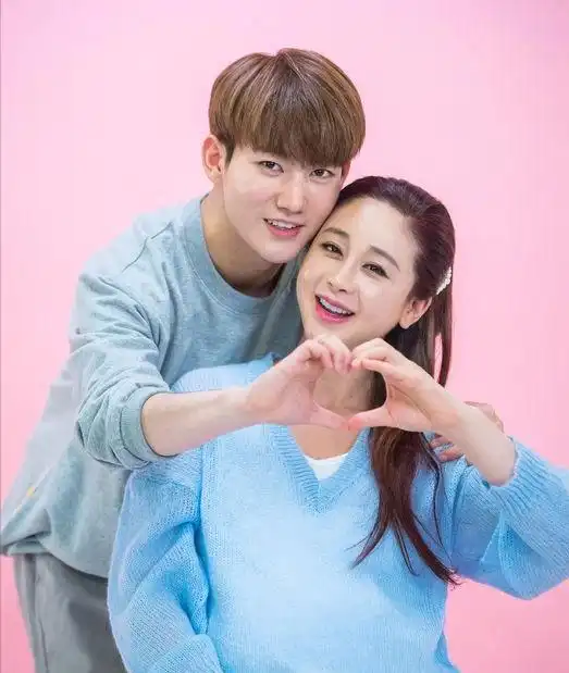 绰号韩国萧亚轩,因观念不同与奶狗男友离婚,发文称自己对感情实在失望
