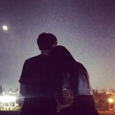 情头背影一对两张分开众人皆爱唯美范
