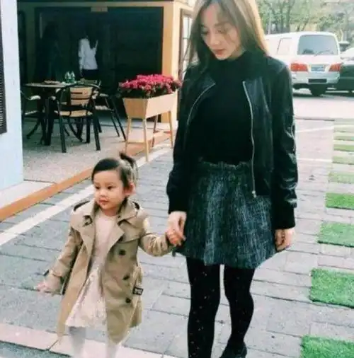 奶奶带与妈妈带的区别,这反差,看李小璐的甜馨就明白了
