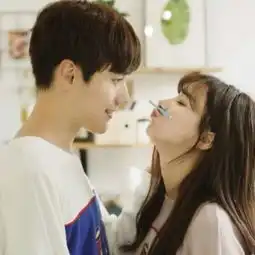 潮流情侣头像一对两张唯美恩爱甜蜜秀恩爱情侣头像一男一女
