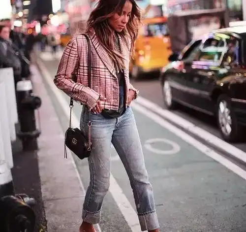 高级感十足的街头复古慵懒风,时尚女王的必学穿搭
