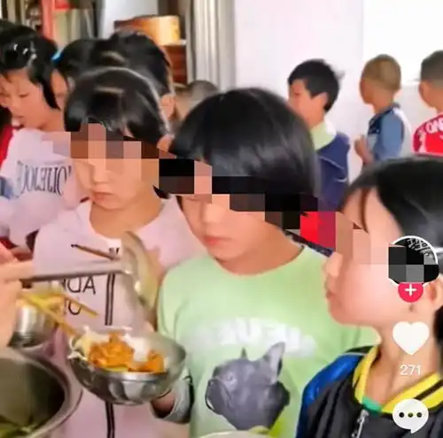 真相大白食堂阿姨不给女孩打菜后续知情人爆料,阿姨用心良苦
