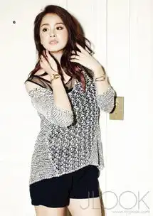 金泰熙获封最美韩剧女神盘点2012年金泰熙杂志美图
