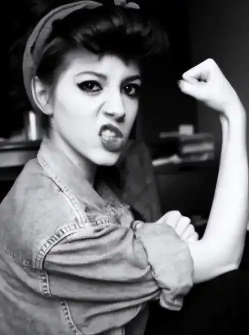 网游最帅女指挥带过3万多个男人上战场,有人一上线就喊妈
