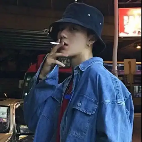 个性戴帽子头像,最喜欢听的土味套路情话在这里
