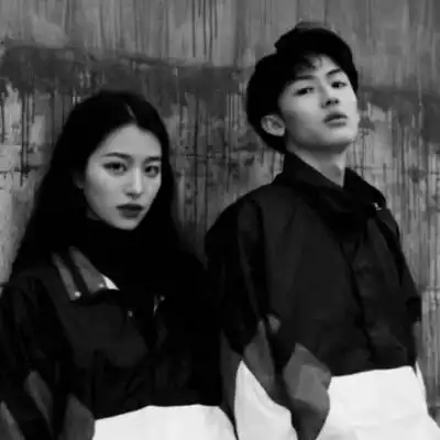 情侣头像黑白系最新版高冷气质情侣黑白头像一男一女
