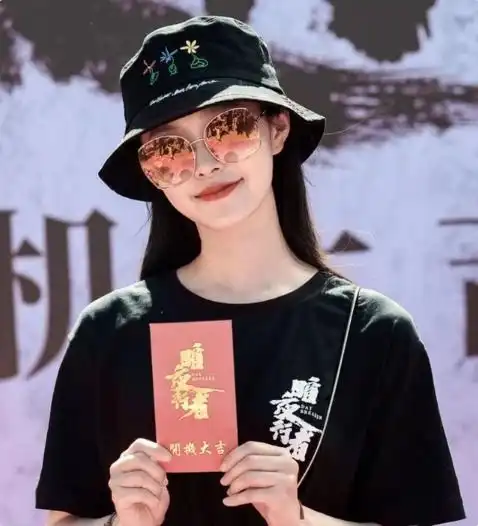 李易峰再出金句谁也鞭策不了我,只能自己鞭策自己
