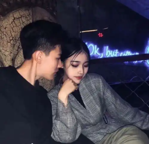 男票频繁回你3条qq消息,丫头别傻了,喊你备胎长脸了
