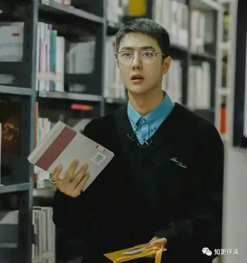 王一博z时代青年榜样,解锁新身份,多家蓝v点赞转发
