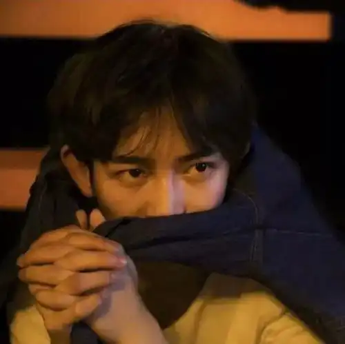 真人头像你要做一个不动声色的大人了
