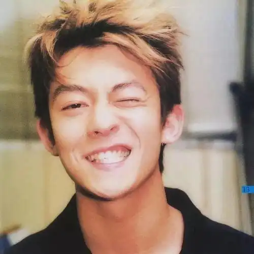 头像深夜我了不起清晨我起不了
