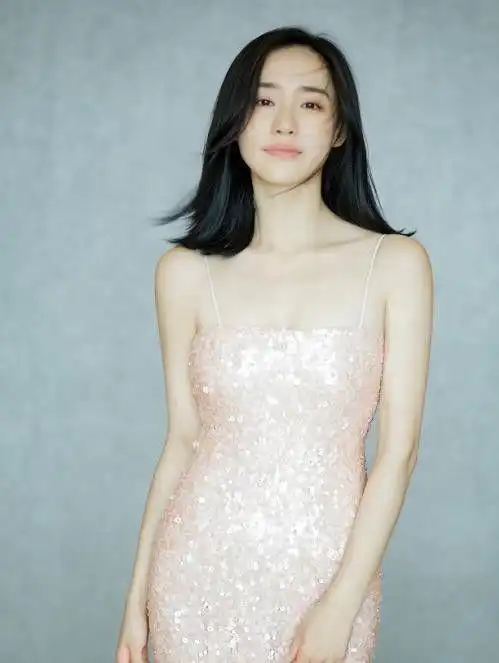 开播收视率1.2全网0差评,奔着王宝强去,却被风情万种的她吸引
