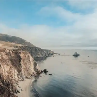 海边风景头像海边陡峭的悬崖图片
