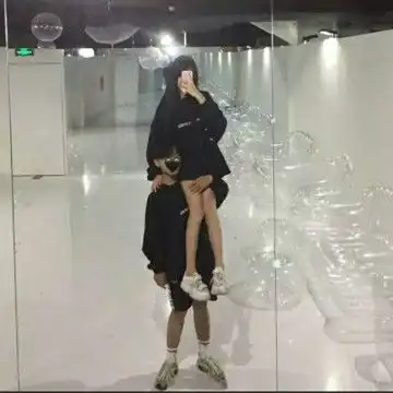 超火好看的小姐姐小哥哥情头头像
