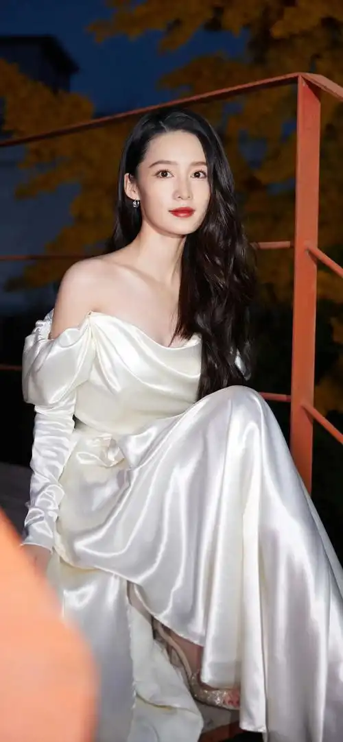 写真合集李沁
