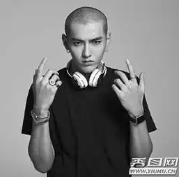 陈晓光头造型走秀帅气不减盘点娱乐圈光头依然帅气的男星
