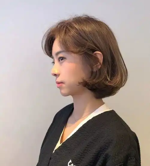 颜值飙升,修饰脸型齐耳短发来袭
