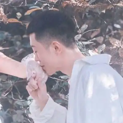 情头一人一张分开超甜宠着宠着才放不下了
