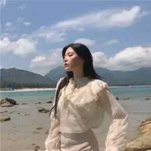 唯美海边头像女生微信头像女侧面海边成熟气质简单大方
