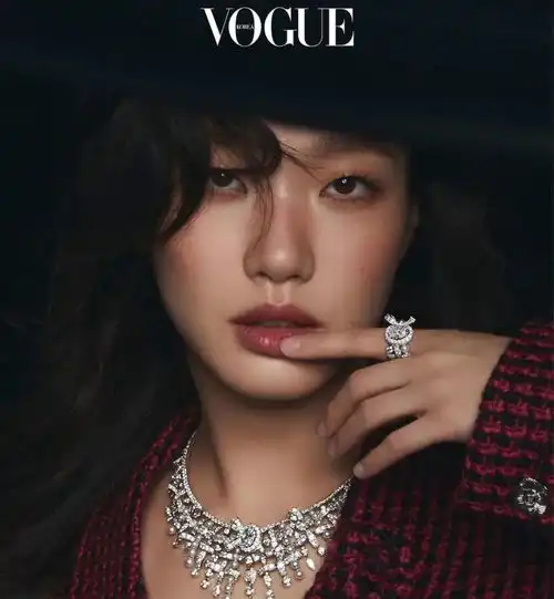 低山根审美上热搜,韩国审美又有新模板
