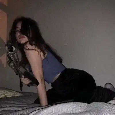 超霸气的欧美风女生qq头像对你很好很好的人还在你身边
