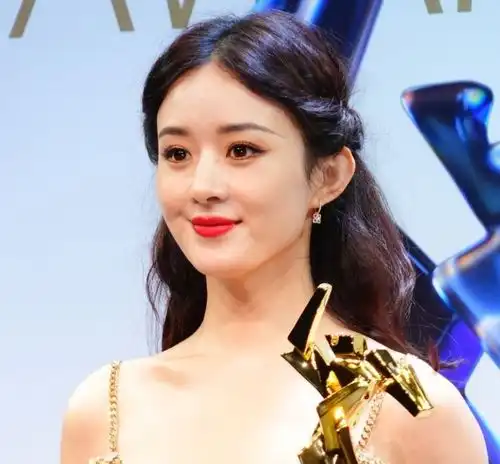 85花最新生图杨幂干瘦憔悴,赵丽颖显露初老,40岁唐嫣状态太强
