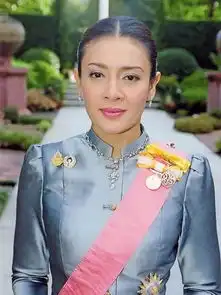 西拉米美照曝光一颦一笑风情万种,难怪泰王曾给她椒房之宠
