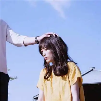 隐藏最深的情侣头像两张一人一张分开特别独特的
