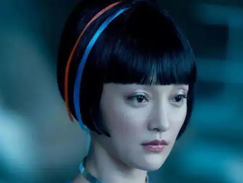 穿上最火的克莱因蓝,我好像抹布成精了