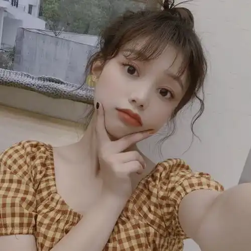 ins黄色限定头像
