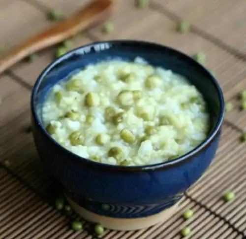 首嘉育儿食膳养生可预防手足口病的药膳甘草绿豆粥
